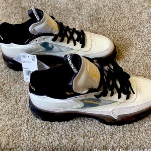 Cardi B Reebok Size 10